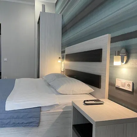 Aparthotel The 3*